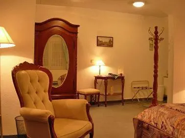 - Marie Hotel